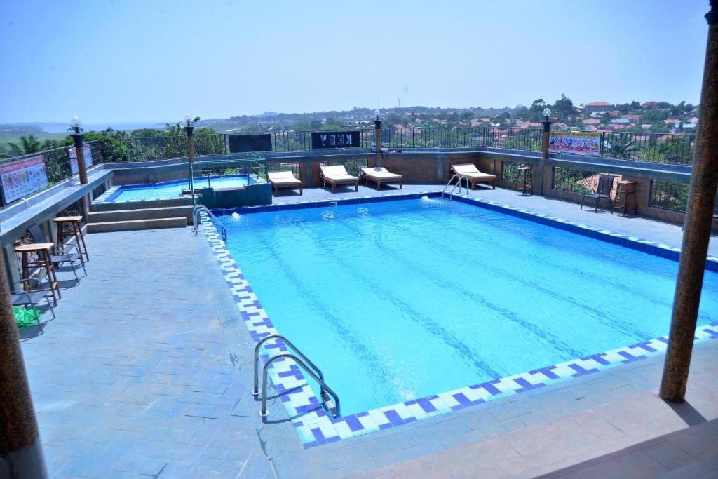 Keba Xpress Hotel - Entebbe Exterior foto